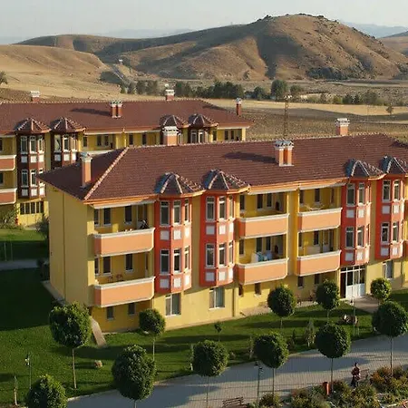 Ξενοδοχείο με διαμερίσματα Basaranlar Thermal Gazligol